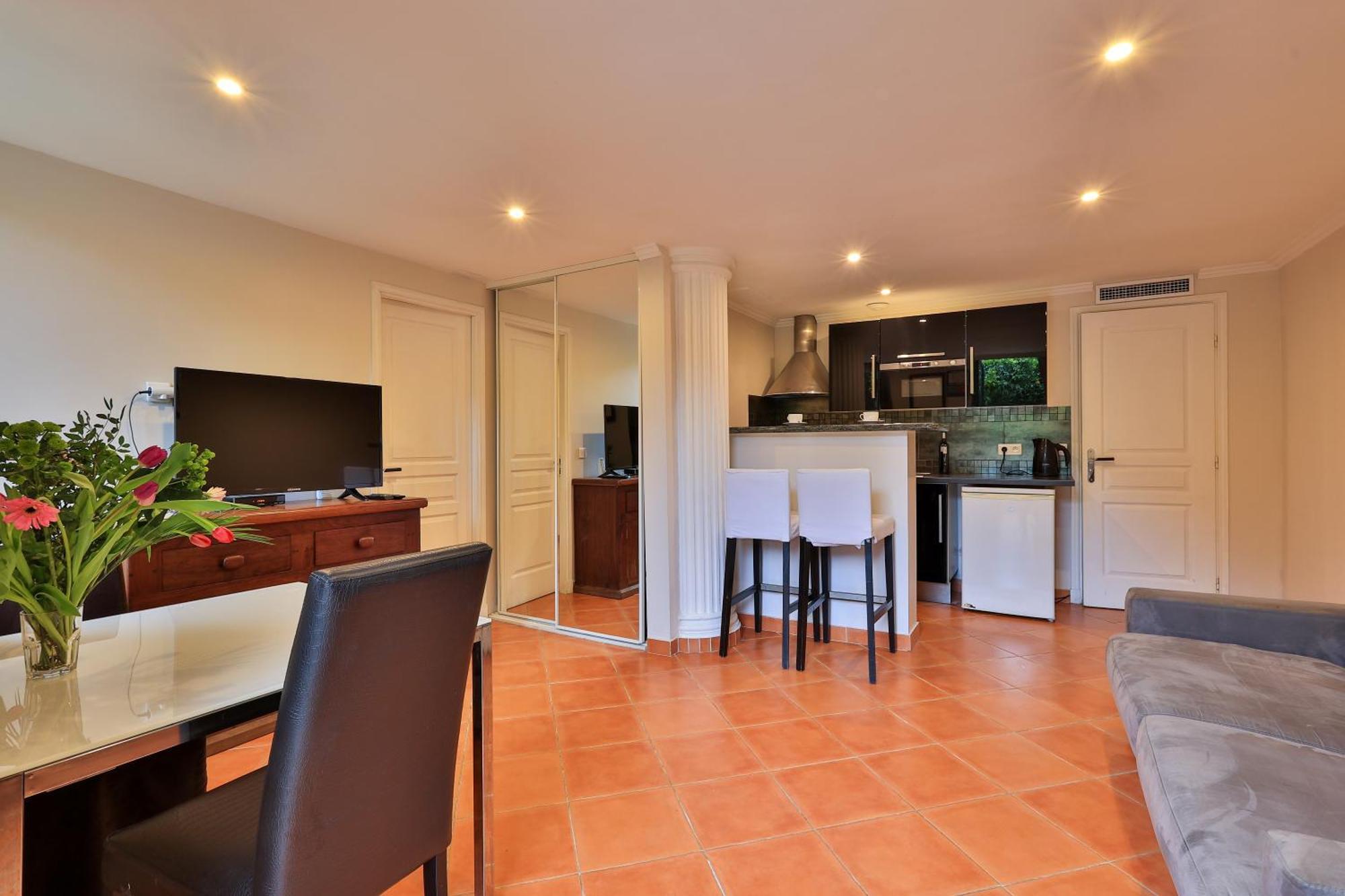 Emeraude Residence Hoteliere Juan-les-Pins Exterior foto