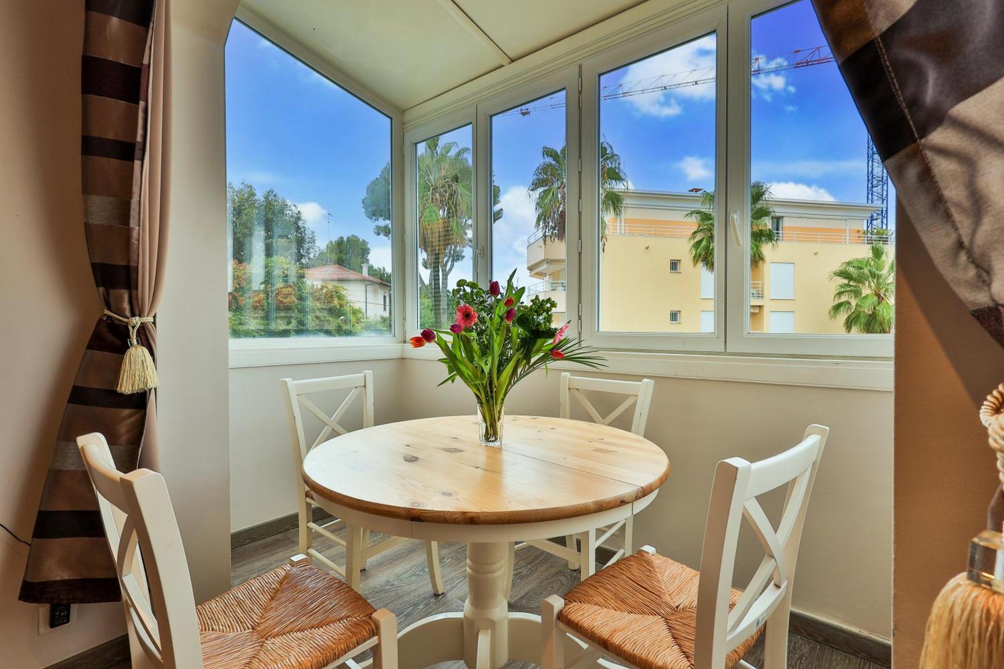 Emeraude Residence Hoteliere Juan-les-Pins Exterior foto